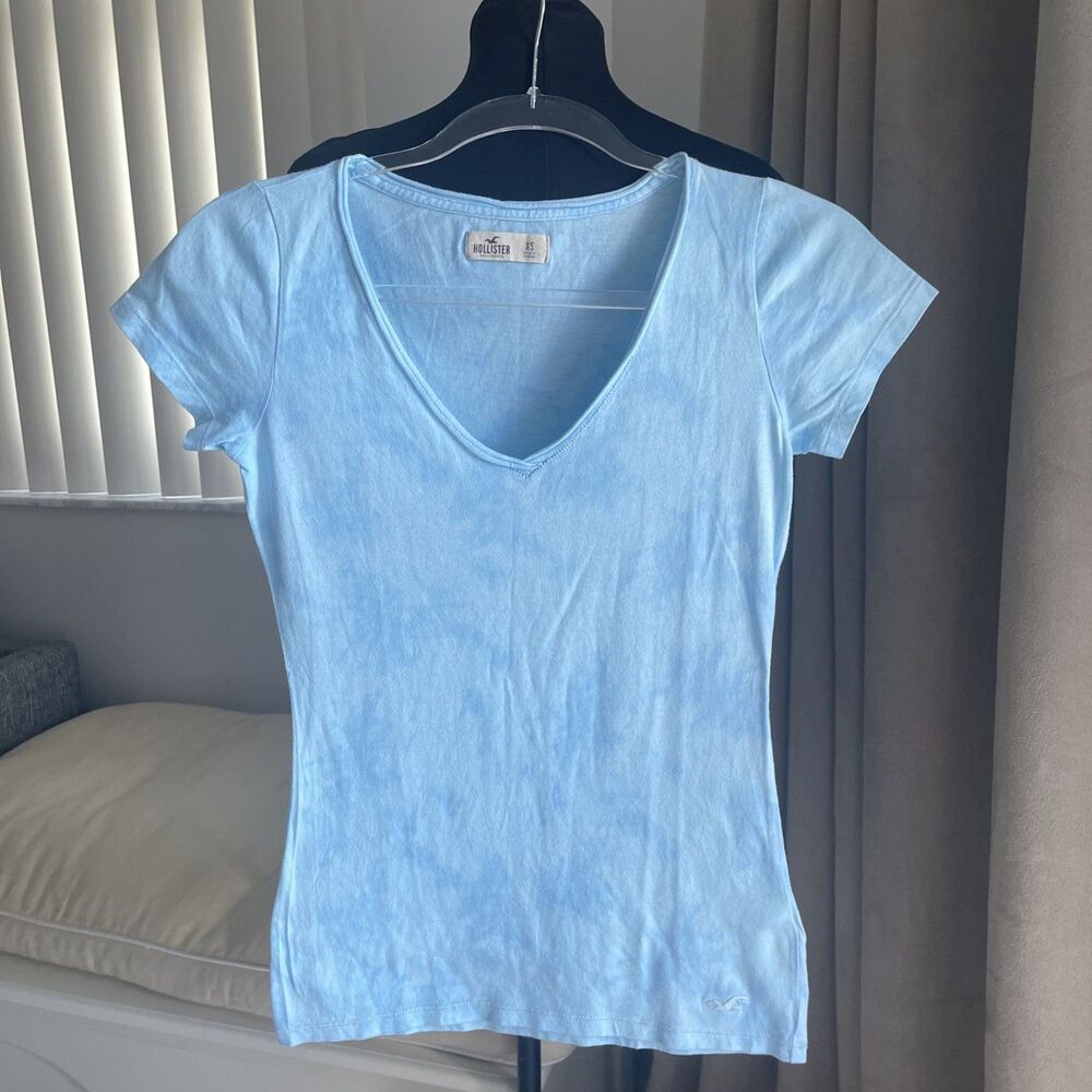 hollister tie dye V Neck Tee shirt XS
